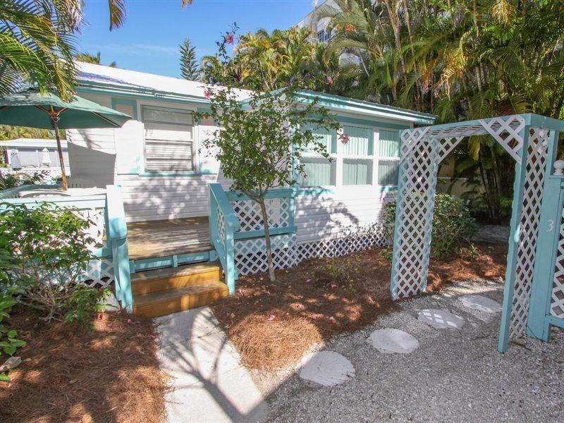 Gulf Breeze Cottages Sanibel Exterior photo