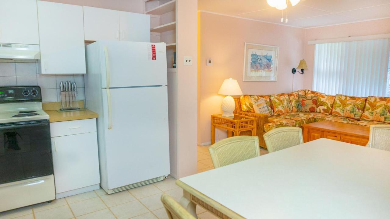 Gulf Breeze Cottages Sanibel Exterior photo