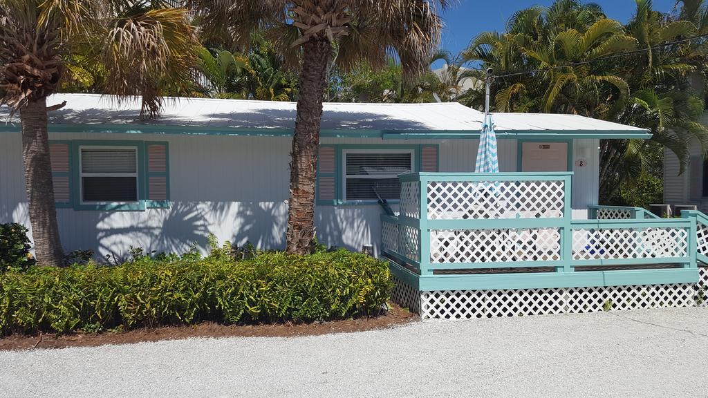 Gulf Breeze Cottages Sanibel Exterior photo