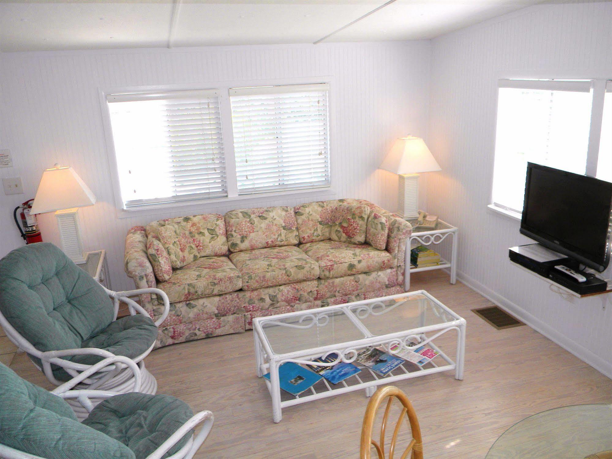 Gulf Breeze Cottages Sanibel Exterior photo