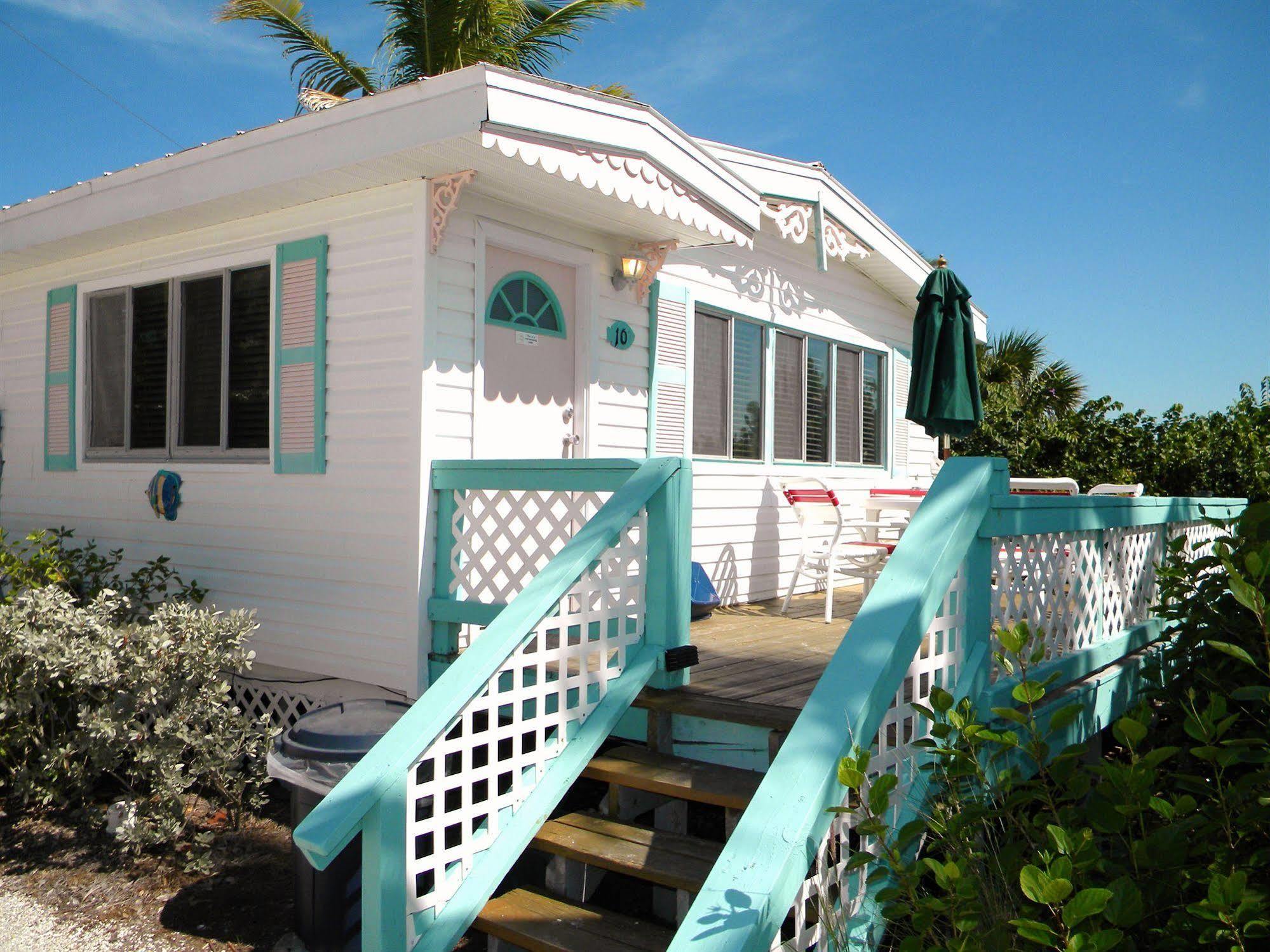 Gulf Breeze Cottages Sanibel Exterior photo