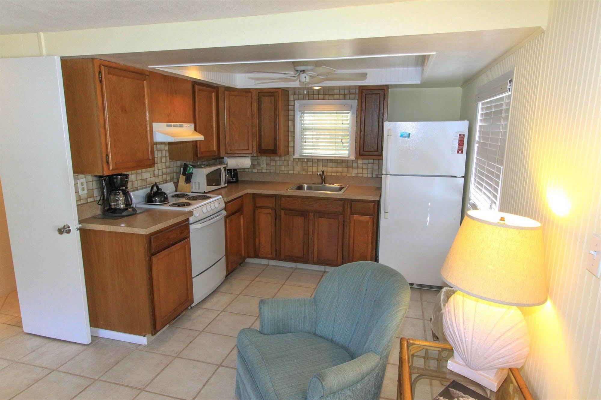 Gulf Breeze Cottages Sanibel Exterior photo