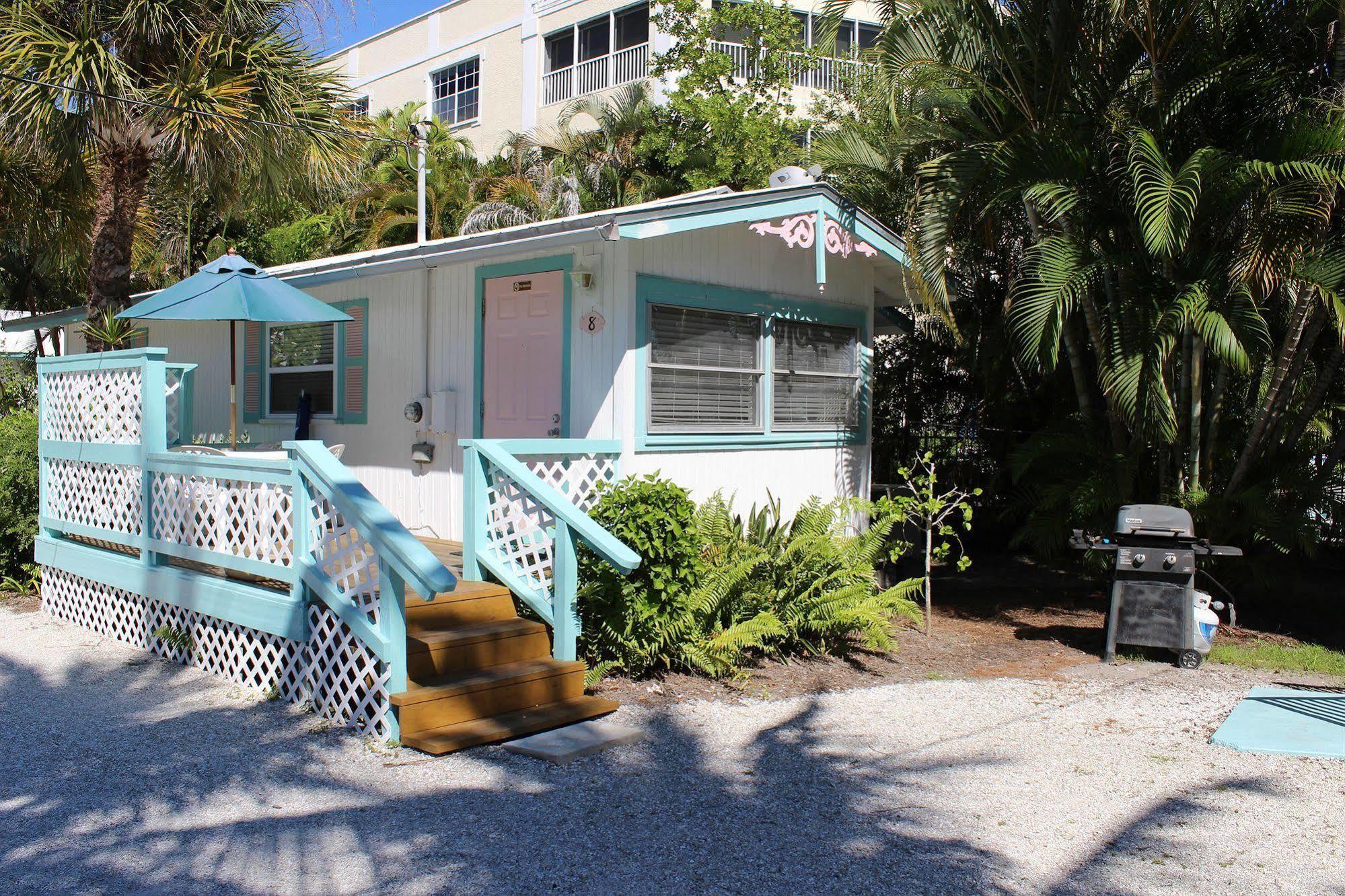 Gulf Breeze Cottages Sanibel Exterior photo