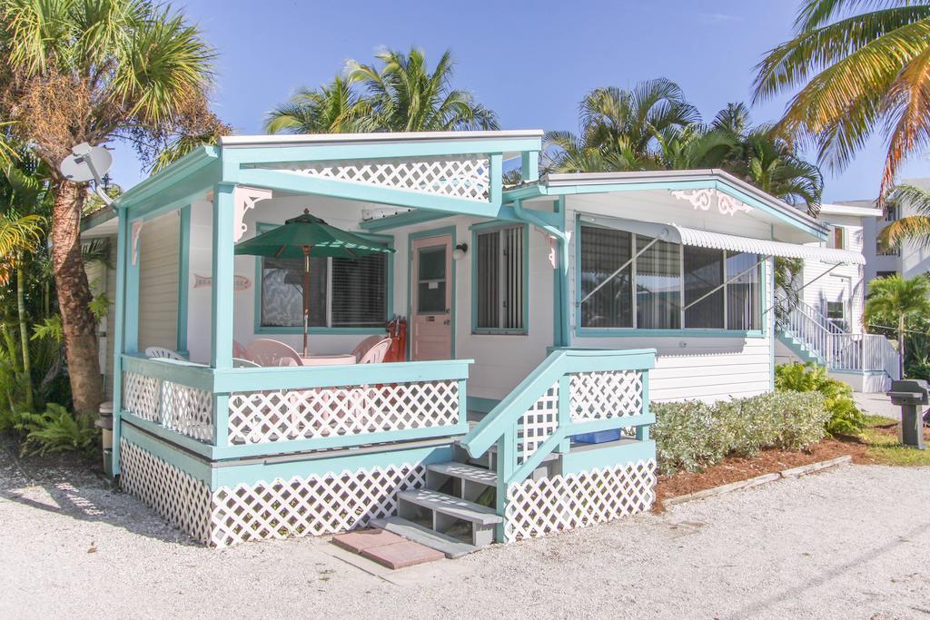 Gulf Breeze Cottages Sanibel Exterior photo