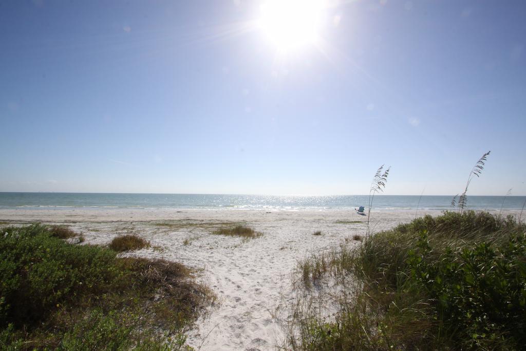 Gulf Breeze Cottages Sanibel Exterior photo