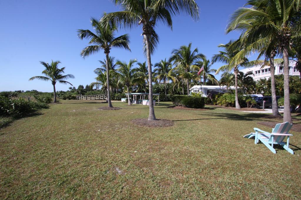 Gulf Breeze Cottages Sanibel Exterior photo